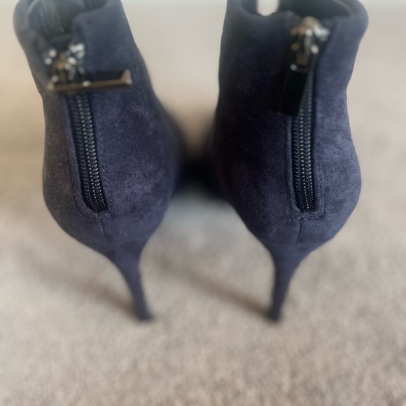 NWOT Navy heeled boots 11 - Picture 10 of 13
